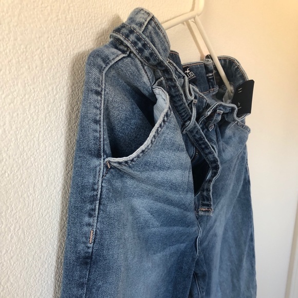 Ultra High Rise Mom Jean - Picture 2 of 6